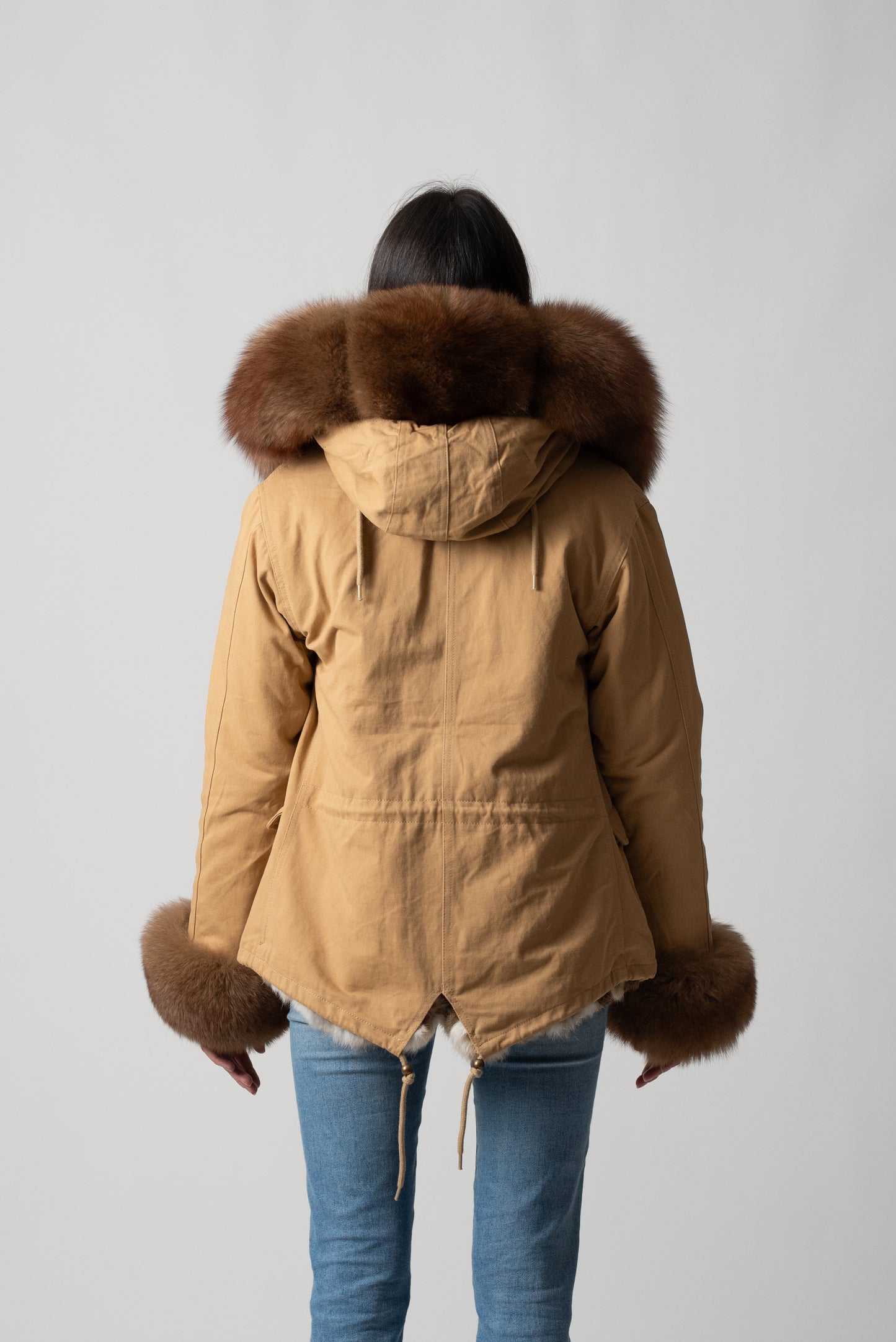 PARKA SHORT BEIGE CORTINA CON POLSINI