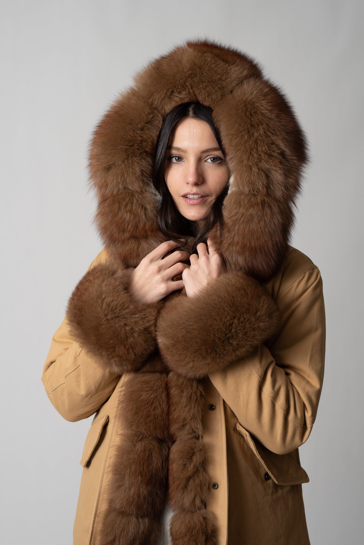 PARKA SHORT BEIGE CORTINA CON POLSINI